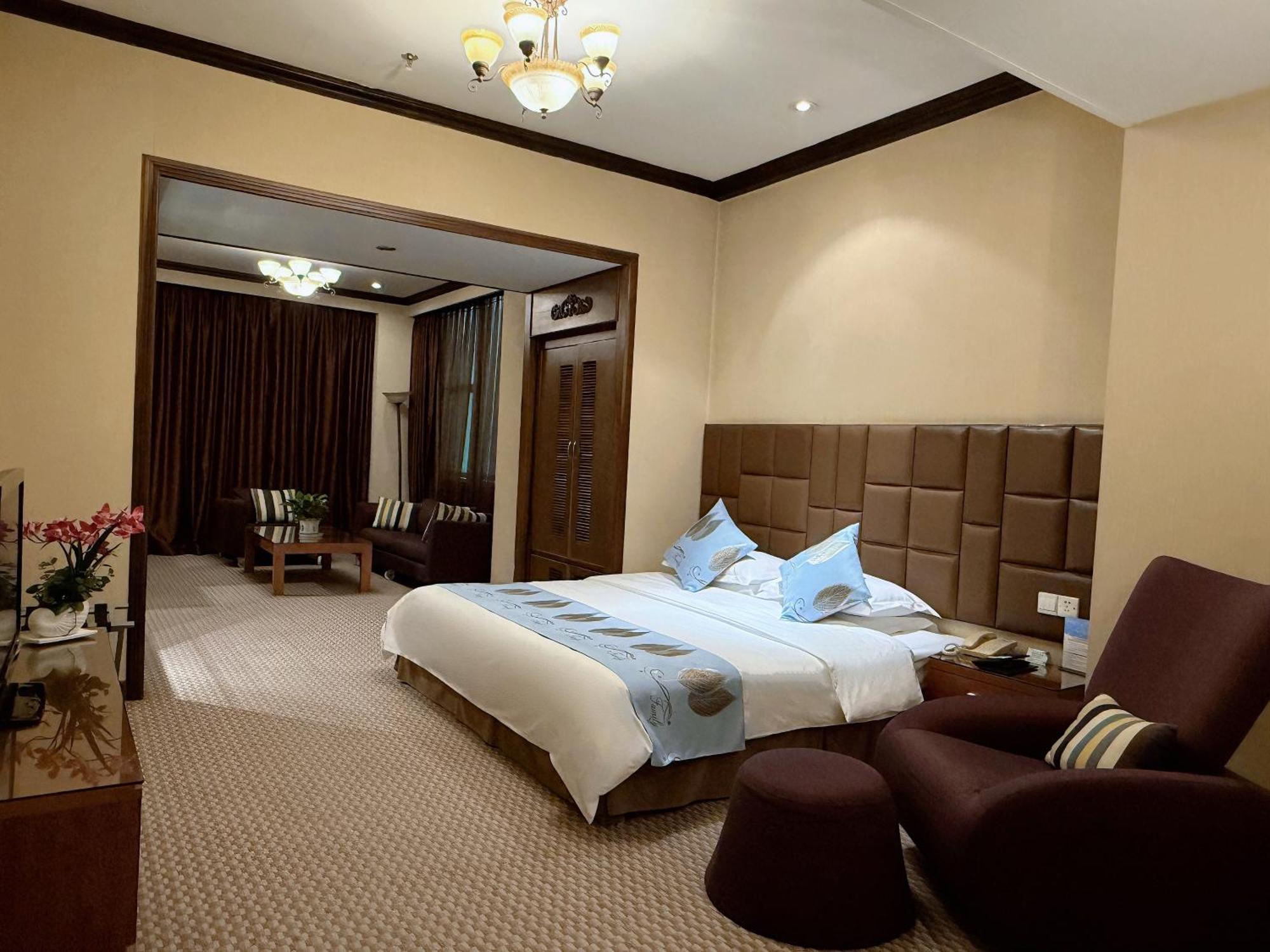 Chongqing Milky Way Hotel Exterior photo